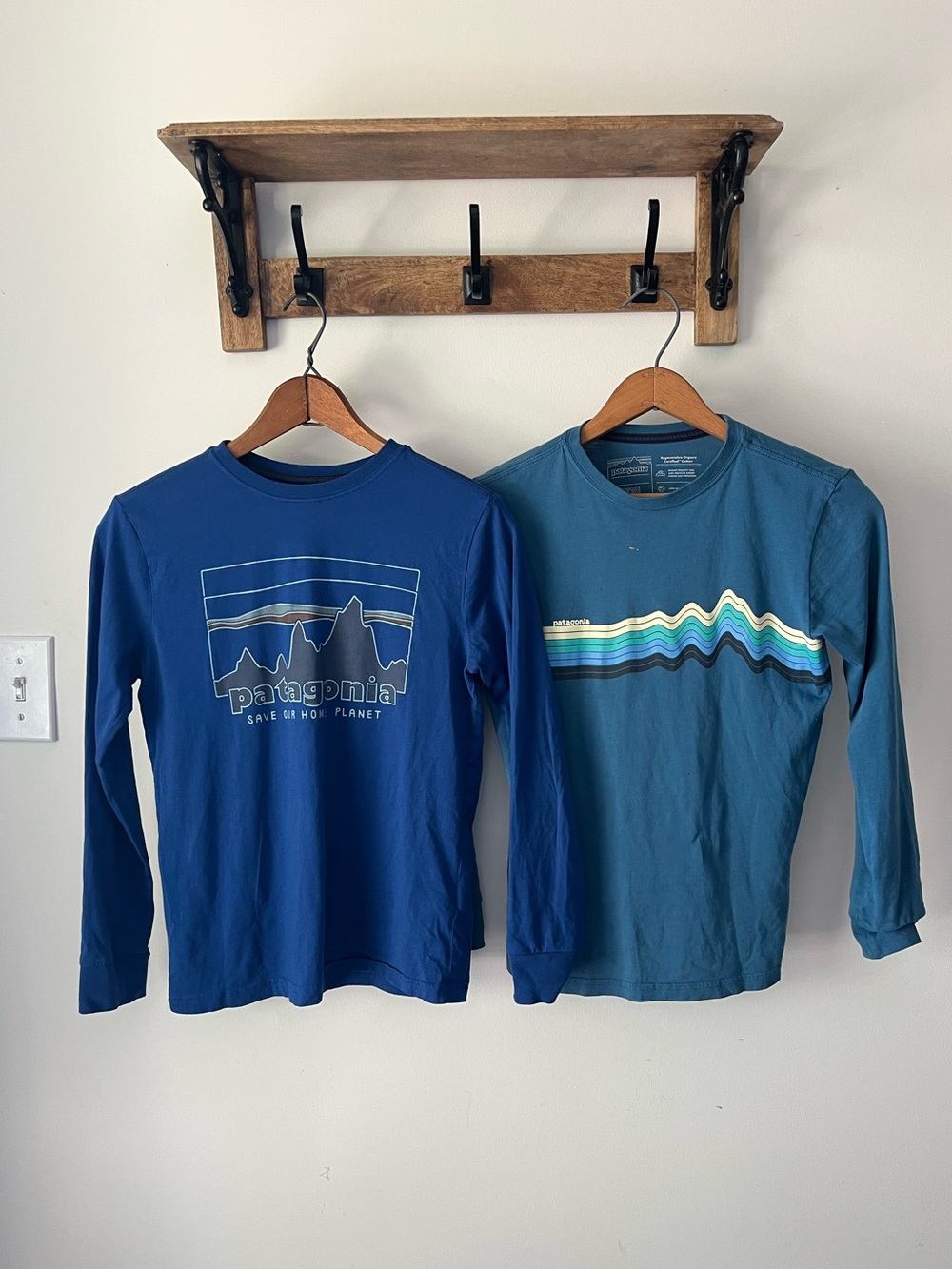 Patagonia Boys M 10 Long Sleeve Shirt Bundle Organic Cotton Blue Graphic Tees